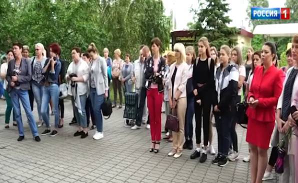 В Волгодонске установили мемориальную доску скульптору Василию Полякову