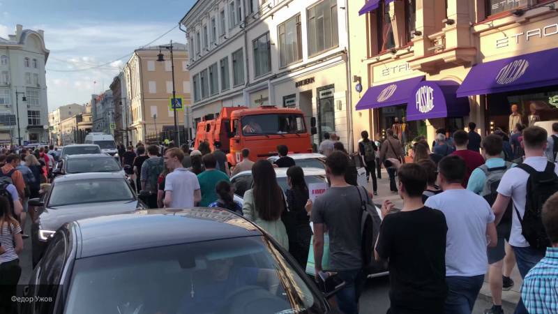 Полиция просит москвичей отказаться от участия в очередном сборище провокаторов 3 августа