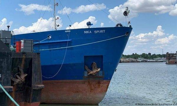 МИД возложило на судовладельца ответственность за судьбу танкера на Украине