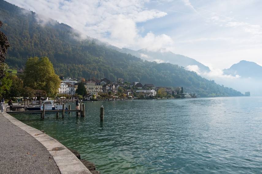 Власти швейцарского Люцерна планируют ввести налог для туристических автобусов