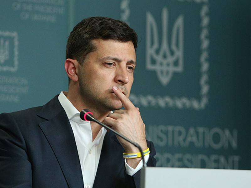Свержение Зеленского из-за Порошенко предсказали на Украине