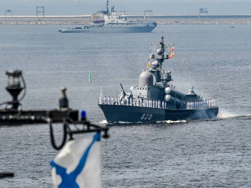 Россияне назвали военно-морской флот самым сильным в мире
