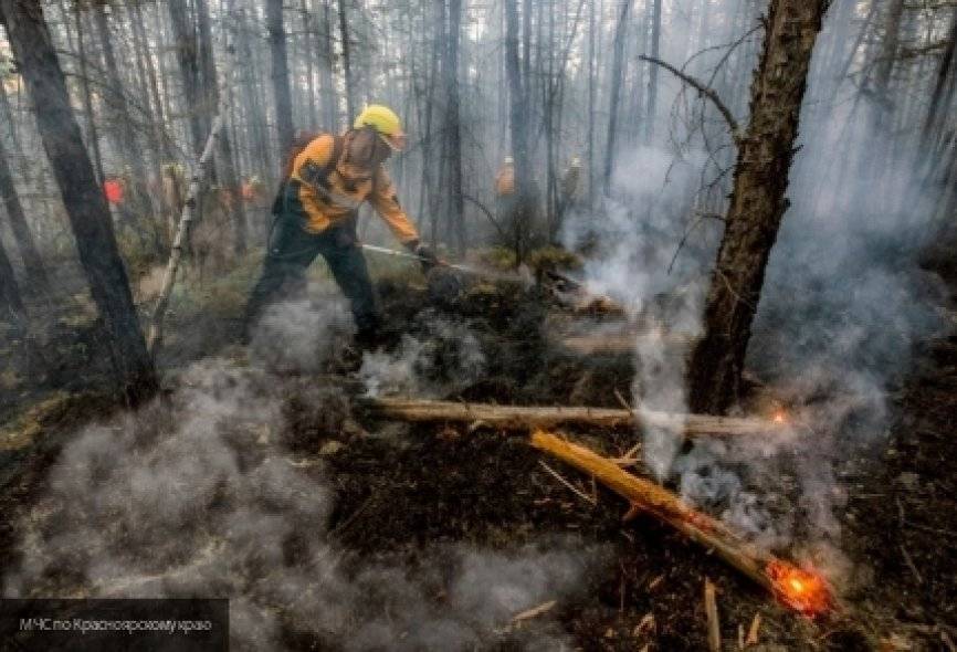 В тушении лесных пожаров в Красноярском крае задействован специальный самолет Бе-200