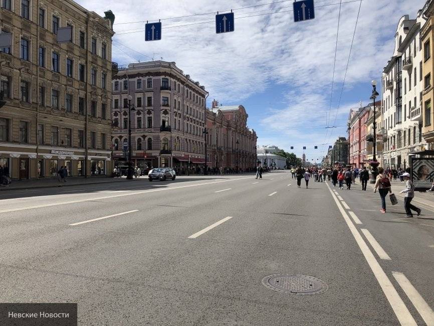 На Невском проспекте в Петербурге водитель BMW устроил массовое ДТП