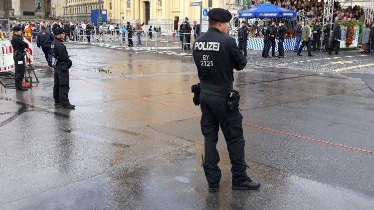 Немецкая полиция провела обыски в квартирах предполагаемых неонацистов