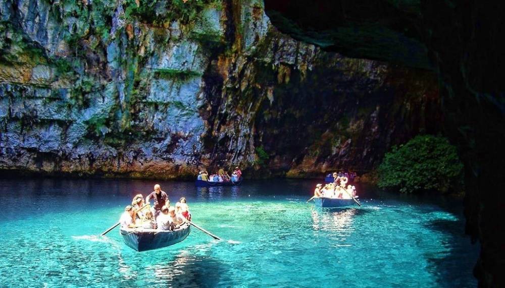 Захватывает дух: самые красивые пещеры Греции