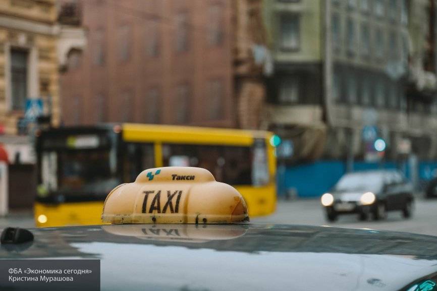 Эксперты заявили, что такси для россиян оказалось дешевле личной машины
