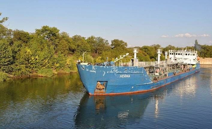 УНИАН (Украина): суд арестовал задержанный в Измаиле российский танкер Neyma