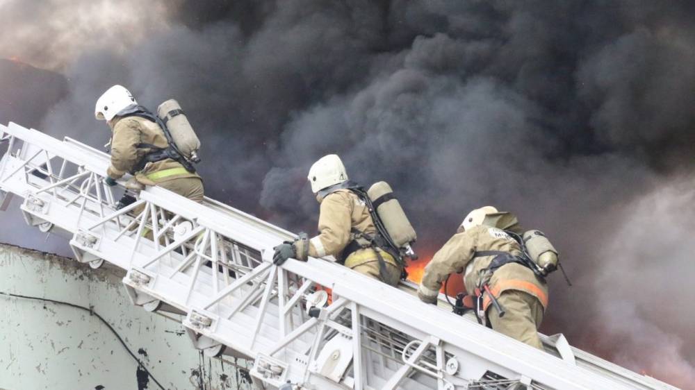 Фоторепортаж с тушения пожара на Комбайновом заводе в Рязани – РИА «7 новостей»