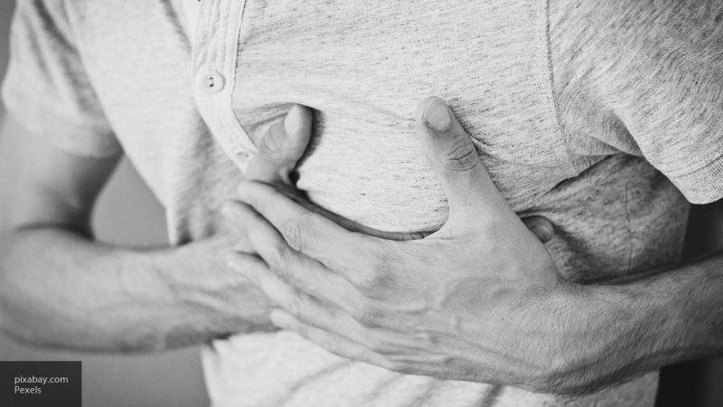 Врачи рассказали, что боль в левом плече может говорить о сердечном приступе