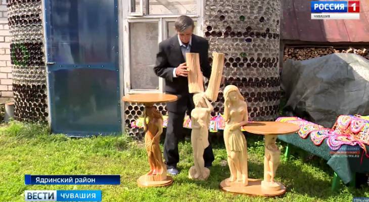 Пенсионер из Ядринского района стругает фигуры для детей и построил беседку из бутылок