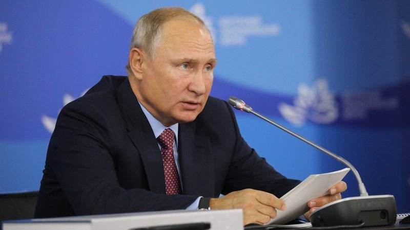 Путин утвердил поручения по господдержке лиц с выдающимися способностями