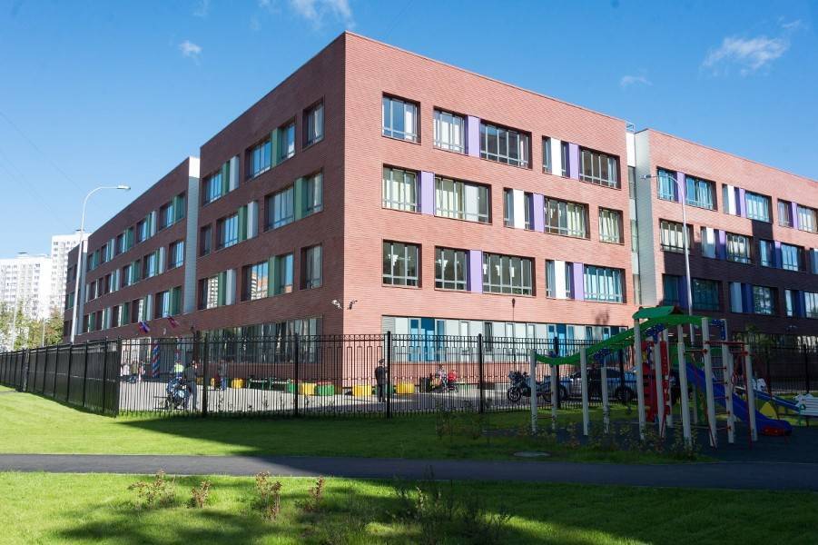 Собянин открыл новый учебный корпус школы № 1302 в Строгино
