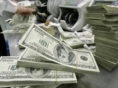 В Минфине РФ рассказали о сложностях с отказом от доллара