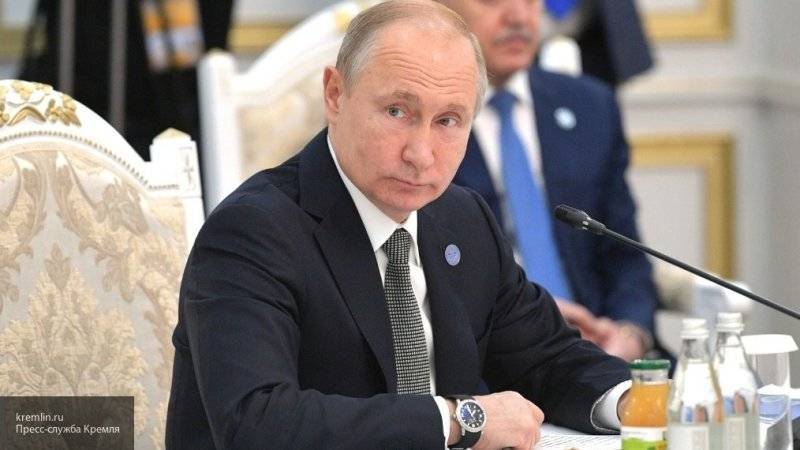 Путин дал Минобороны указание подключиться к тушению пожаров в Сибири