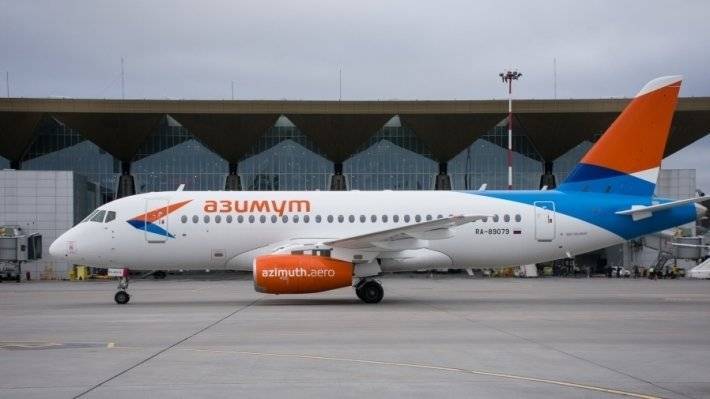Самолет SSJ 100 экстренно сел в Самаре из-за неисправности