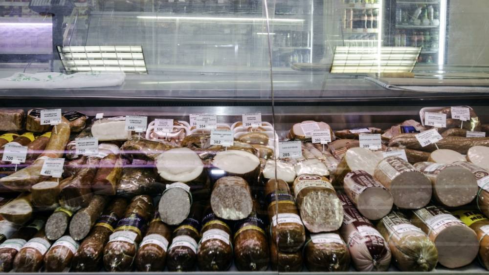 Мужчины предпочитают сыр и колбасу: Стали известны лидеры краж в продуктовых магазинах