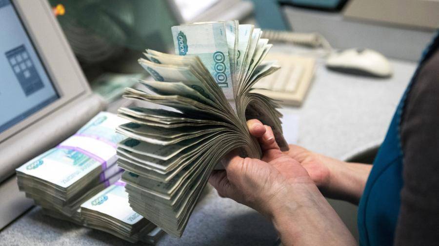 Кассирша в Югре украла из банка более 5,7 млн рублей