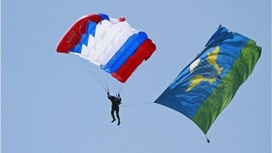 В День ВДВ в Кирове пройдут показательные выступления парашютистов