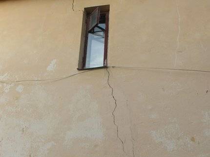 В Башкирии администрацию района обязали расселить жильцов опасного дома