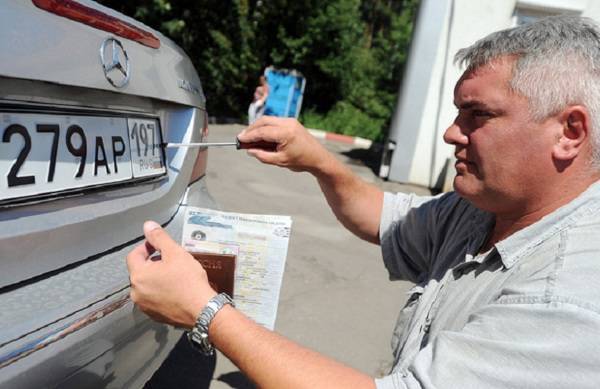 В России упростили получение автомобильных номеров
