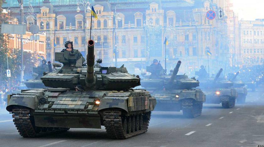 Киев стягивает танки в Донбасс