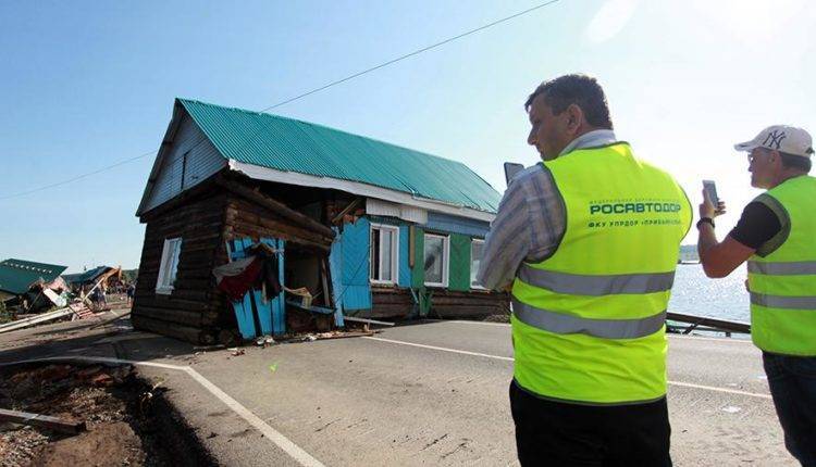 В пострадавших от паводка районах Иркутской области восстановлена связь
