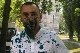 В Харькове кандидата в депутаты забросали яйцами и зеленкой