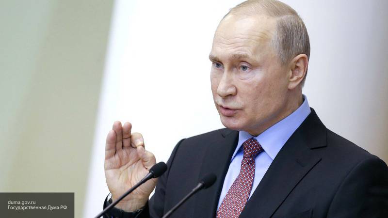 Путин призвал быстрее решать вопрос с ценами на авиакеросин