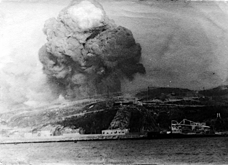 «Ядерный гриб» над Североморском: почему взрыв на базе флота в 1984 году сочли началом Третьей мировой | Русская семерка