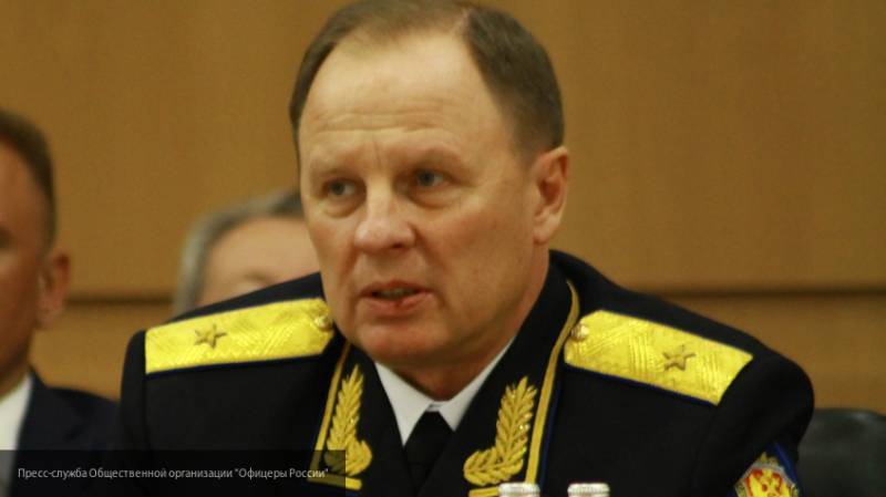 Украине нужно оружие для продолжения гражданской войны в Донбассе, отметил эксперт