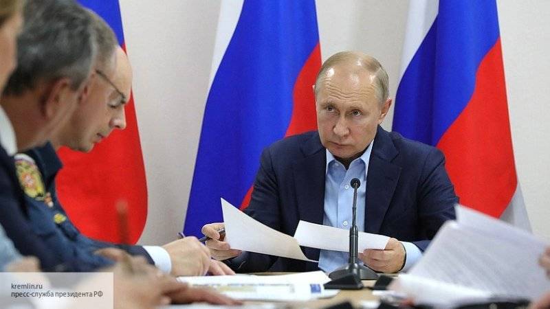 Путин потребовал пресекать факты незаконного повышения тарифов на мусор