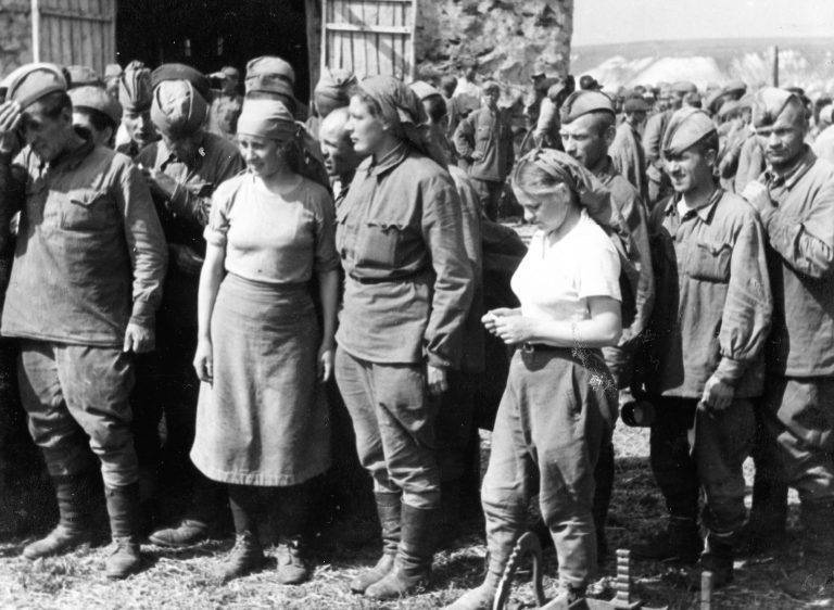 «Никакой пощады»: как содержались в плену женщины-военные на Второй мировой | Русская семерка