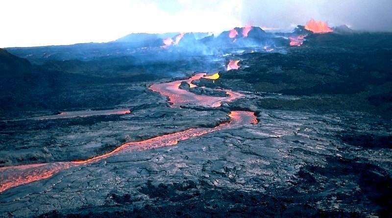 На Гавайях может начать извергаться крупнейший в мире действующий вулкан