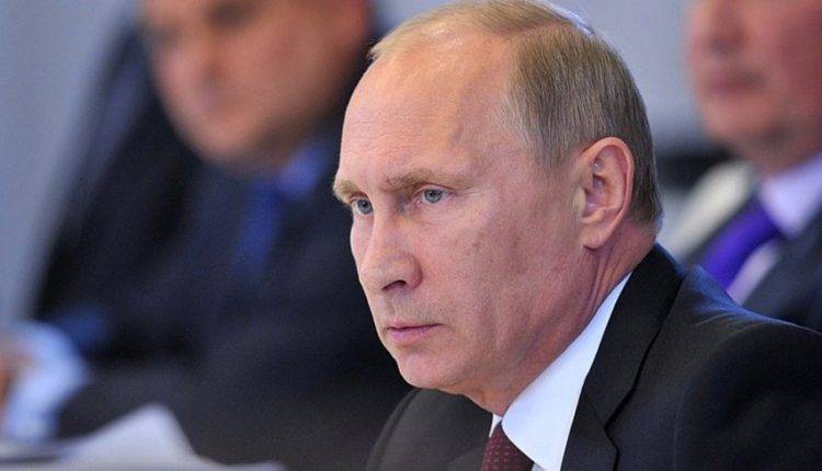 Путин проведет срочную встречу с Шойгу из-за гибели подводников