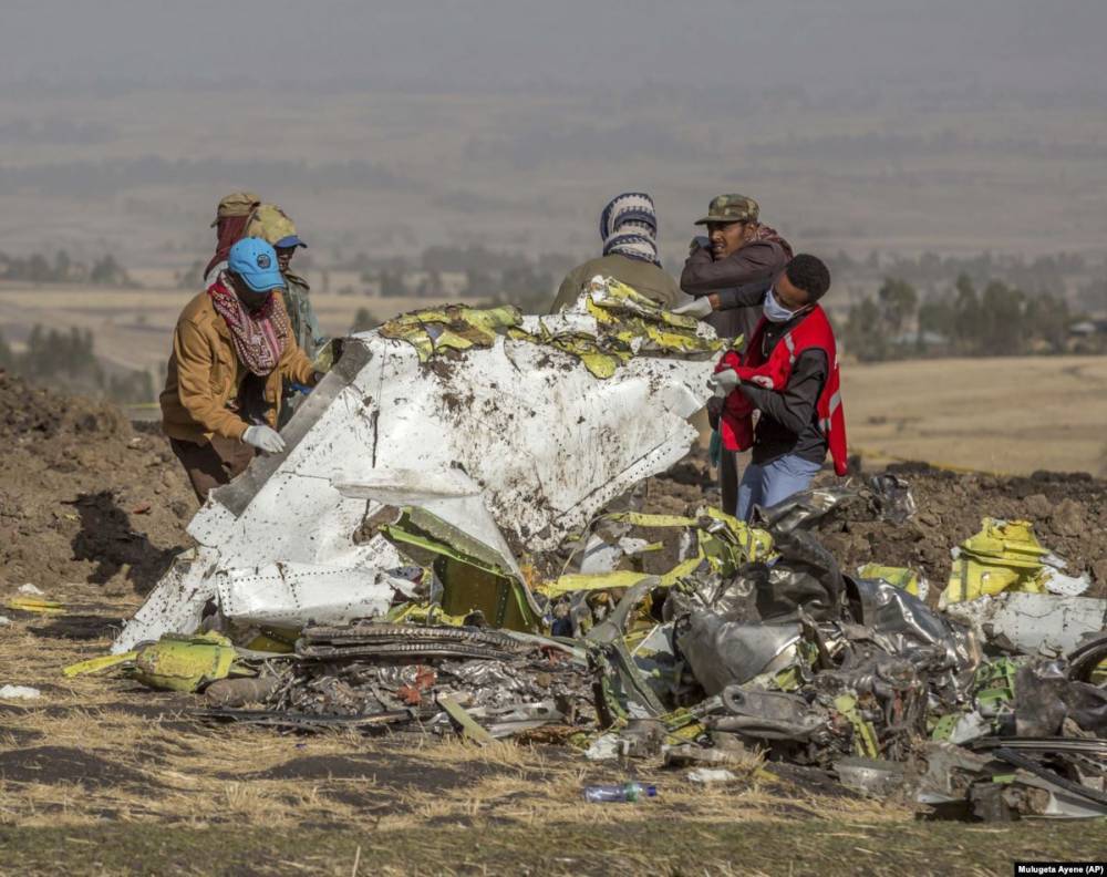 "Боинг" выделит 100 миллионов долларов по следам двух авиакатастроф