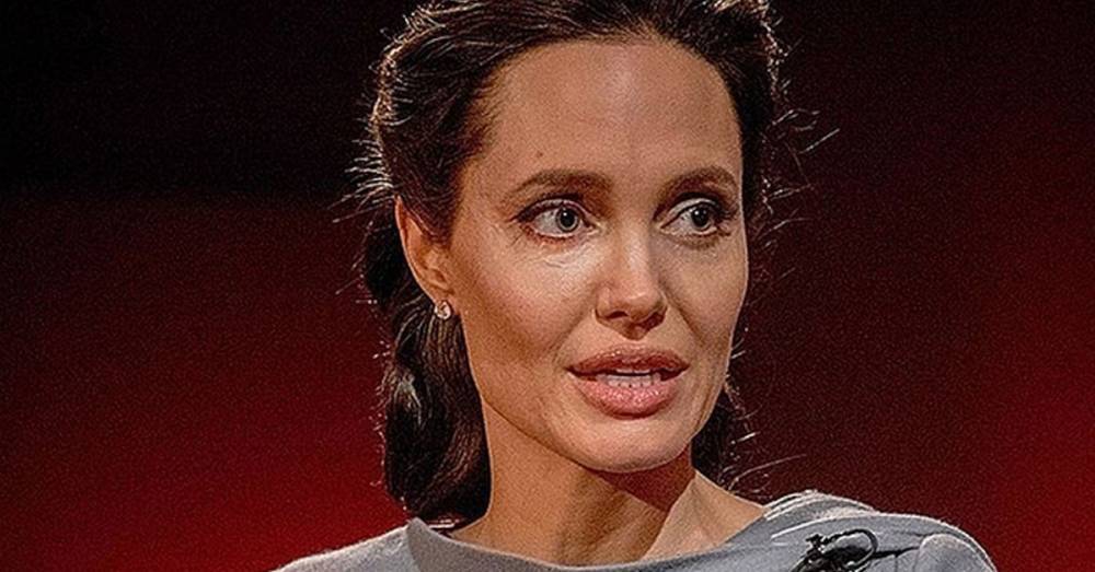 Истощенная Анджелина Джоли сбежала из госпиталя