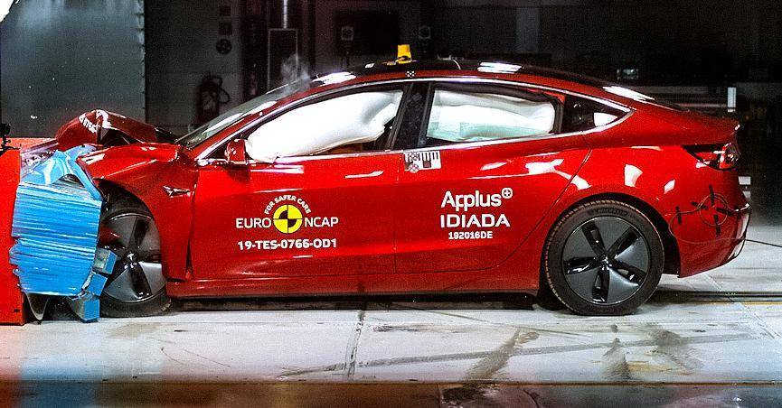Tesla Model 3 прошла краш-тест с рекордным результатом