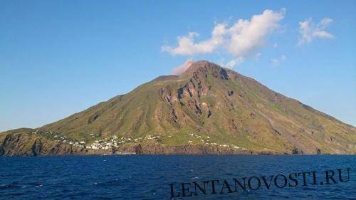 В Италии при извержении вулкана Стромболи погиб турист