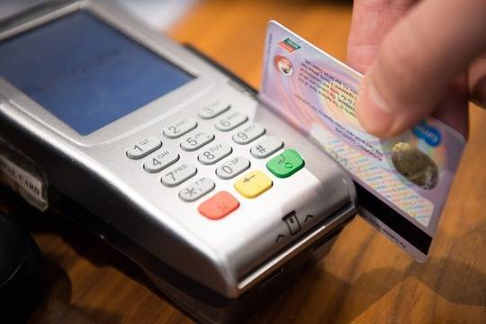 Эксперты ВТБ прогнозируют удвоение платежей по картам к 2021 году