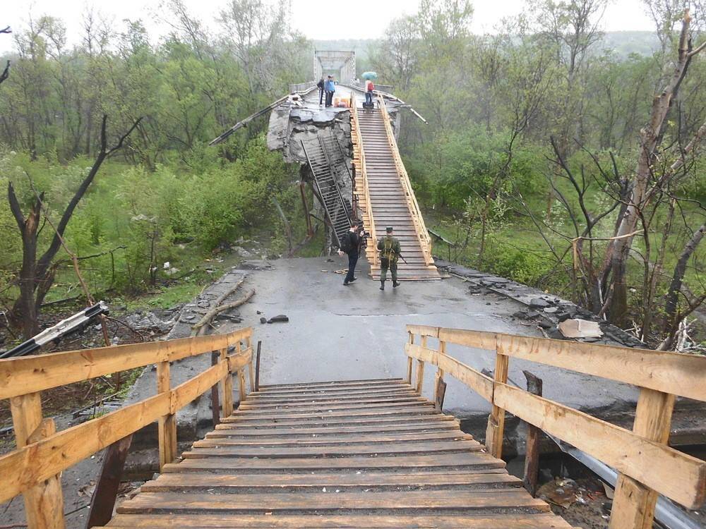 Киев отказался восстанавливать разрушенный мост у Станицы Луганской | Новороссия