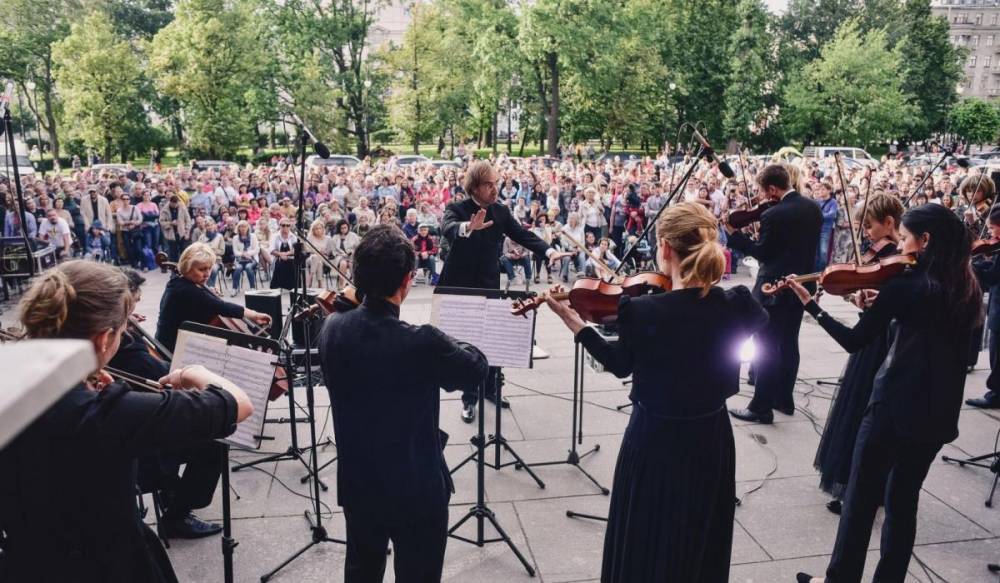 Петербуржцев приглашают на концерты «Leto. Классика в Александровском парке»