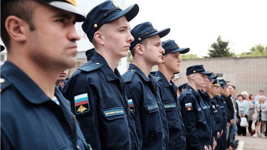 Увидимся через год: 200 призывников Кировской области забрали в армию