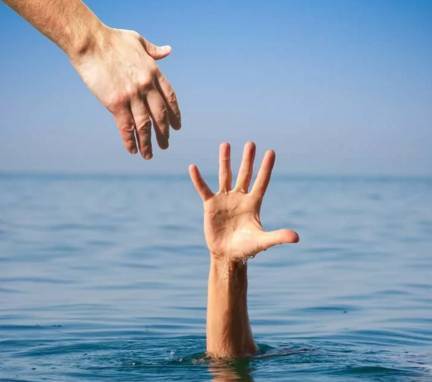 Едва не утонули: из донских водоемов спасли троих человек