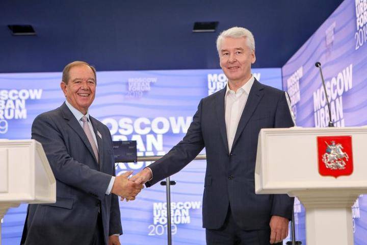 Москва и метрополия «Большого Парижа» подписали программу сотрудничества на три года