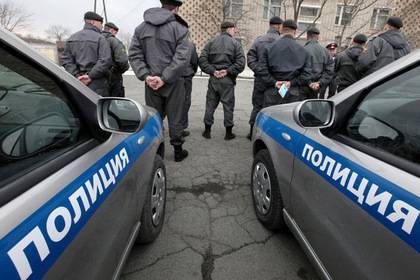 Российские полицейские воровали деньги с банковских карт задержанных