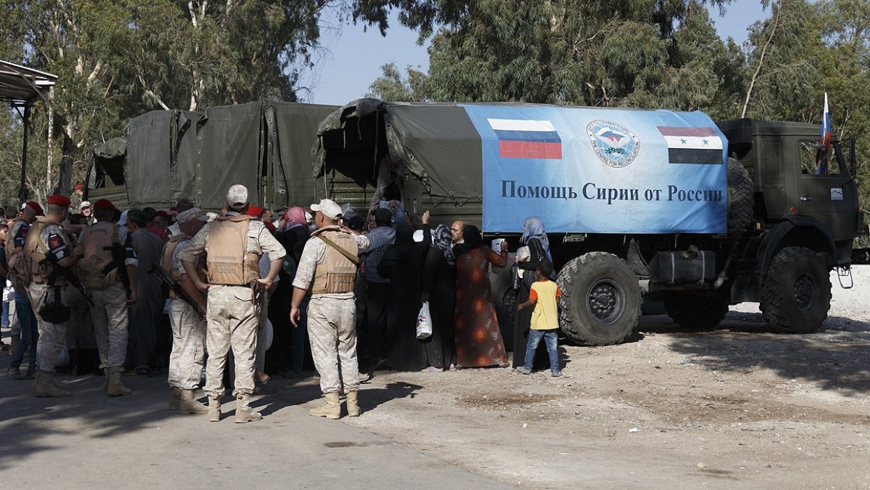 Российские военные доставили гумпомощь в Сирию. 4 июля