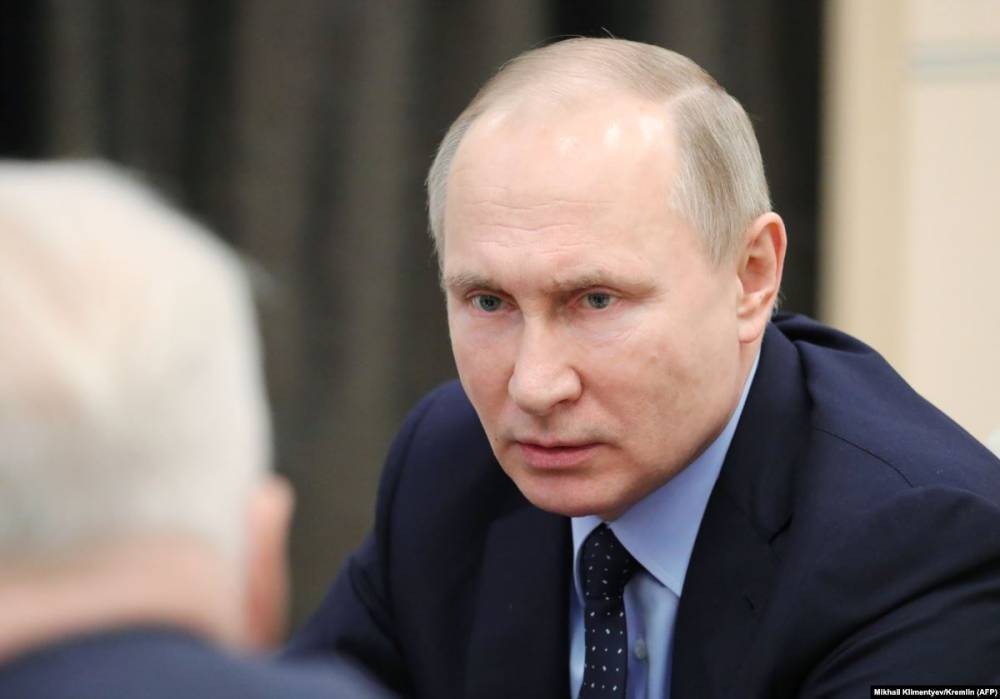 "Дождь": Путин поручил повысить зарплаты в СК на 20 процентов
