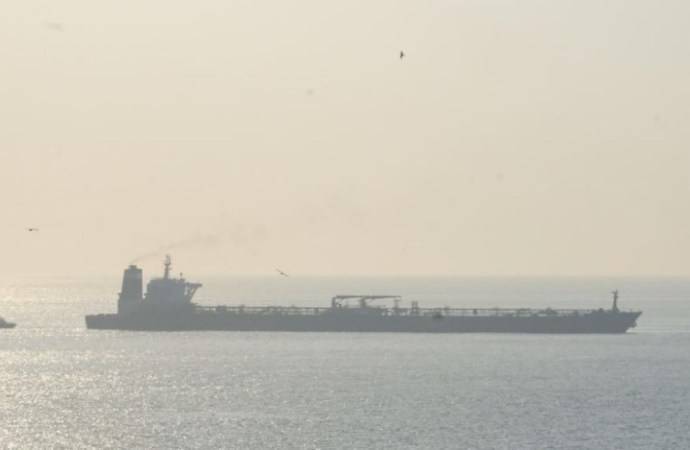 Британцы перехватили танкер, незаконно поставляющий нефть в Сирию