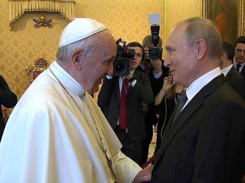 Беседа Путина с папой римским Франциском заняла час